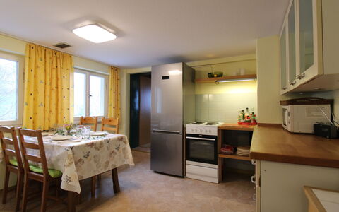 Feldberg 608: Møbel, Cabinetry, Bygning, Vindue, Countertop, Træ, Komfur, Køkken Apparat, Indretning, Køkken
