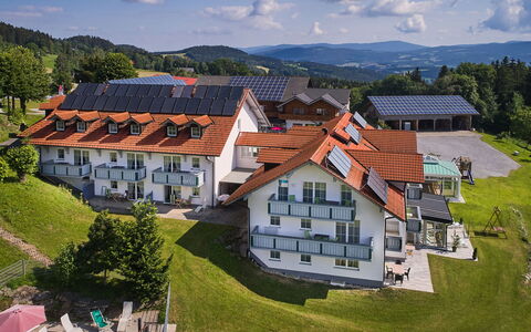 Heckenrose mit Badewelt und Sauna Inkl.: Hjem, Estate, Villa