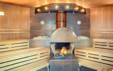 Ostseebad Sellin 617: Murværk Oven, Værelse, Oven, Indretning, Hearth, Træ, Loft, Møbel, Køkken Apparat, Bygning