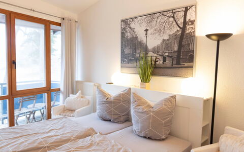 Ostseebad Lubmin 607: Møbel, Indretning, Seng, Soveværelse, Værelse, Gulvbelægning, Etage, Træ, Loft, Textile