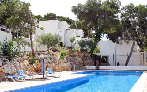 Cala D'Or 626: Vand, Plante, Ejendom, Bygning, Svømmepøl, Himmel, Træ, Stol, Udendørs Møbler, Skygge