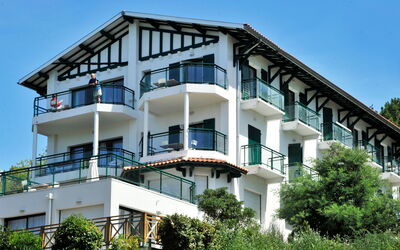Arcachon 616: Ejendom, Bygning, Hus, Arkitektur, Ejendom, Hjem, Boligområde, Lejlighed, Ejerlejlighed, Facade