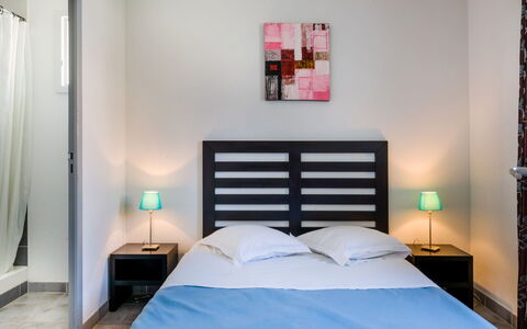 Montpellier 612: Soveværelse, Seng, Møbel, Værelse, Sengetøj, Indretning, Ejendom, Bed Frame, Væg, Bygning