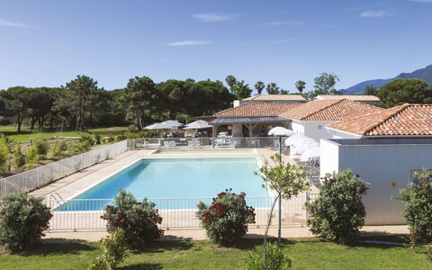 Moriani-Plage 614: Svømmepøl, Skygge, Udvej, Estate, Hacienda, Villa, Udendørs Møbler, Hotel, Eco Hotel