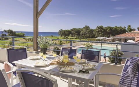 Moriani-Plage 614: Udendørs Møbler, Møbel, Udvej, Stol, Udendørs Bord, Paraply, Skygge, Svømmepøl, Have, Eco Hotel