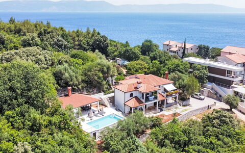 Ester: Udvej, Eco Hotel, Estate, Fugleperspektiv, Kyst, Svømmepøl, Ferieby, Villa, Badeby, Tropics