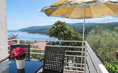 Rabac 627: Altan, Kyst, Udendørs Møbler, Eco Hotel, Udvej, Bugt, Stueplante
