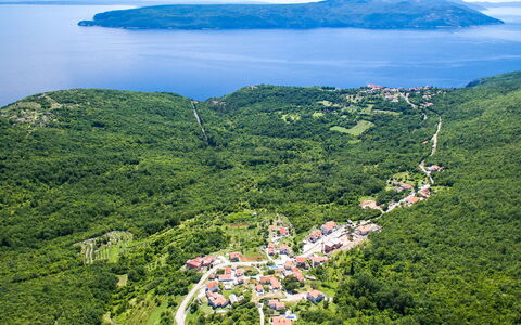 Mošćenička Draga 613: Vand, Vandressourcer, Himmel, Økoregion, Grøn, Bjerg, Natur, Naturlige Landskab, Azure, Naturligt Miljø