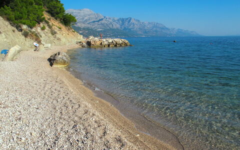 Ružica: Himmel, Vand, Sky, Strand, Paraply, Udendørs Møbler, Skygge, Coastal Og Oceaniske Landskabsformer