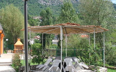 Villa Kikiza: Pavilion, Træ, Bygning, Gazebo, Arkitektur, Skygge, Baldakin, Pergola, Landskab, Fritid