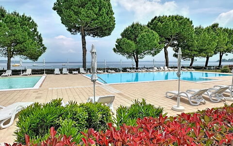 Desenzano 617: Hav, Coastal Og Oceaniske Landskabsformer, Kyst, Udvej, Ocean, Kyst, Strand, Svømmepøl, Ferieby, Tropics
