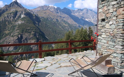 Valtournenche 602: Bjergrige Landskabsformer, Bjerg, Ejendom, Naturlige Landskab, Himmel, Bjergkæde, Alps, Ejendom, Træ, Turisme