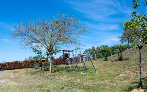Agriturismo i Tre Tigli: Himmel, Plante, Sky, Plantesamfund, Naturlige Landskab, Afdeling, Træ, Land Lot, Græs, Biome