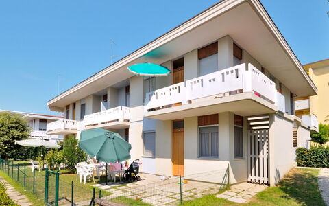 Bibione 643: Ejendom, Hus, Hjem, Bygning, Ejendom, Boligområde, Arkitektur, Facade, Tag, Lejlighed