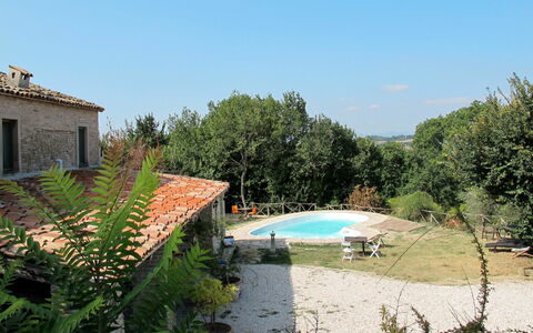 Gabicce Mare 603: Himmel, Plante, Vand, Ejendom, Bygning, Azure, Træ, Naturlige Landskab, Krop Af Vand, Vegetationen