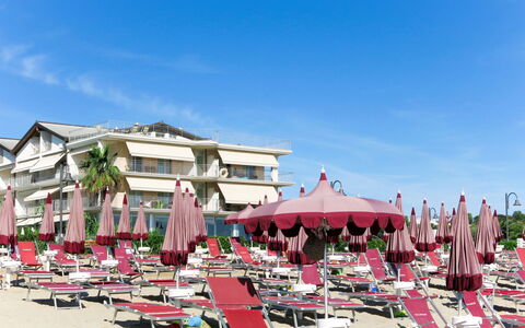 Roseto degli Abruzzi 604: Stad, Ferie, Himmel, Bygning, Udvej, Turisme, Arkitektur, Hus, Sommer, Ejendom