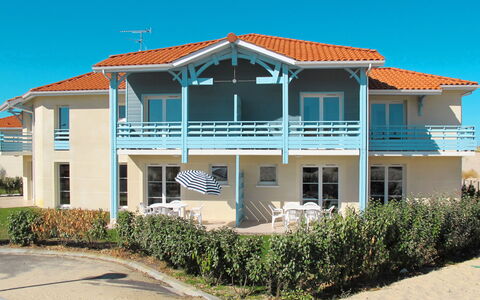 Biscarrosse 679: Plante, Himmel, Bygning, Vindue, Ejendom, Hus, Sommerhus, Veranda, Boligområde, Arecales