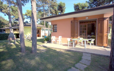 Borgo Veneziano: Himmel, Plante, Bygning, Vindue, Skygge, Hus, Træ, Land Lot, Sommerhus, Boligområde