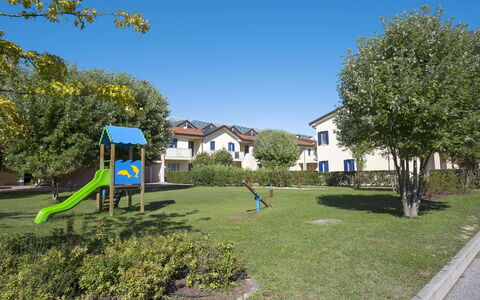 Caorle 642: Sky, Himmel, Bygning, Sne, Plante, Vindue, Verden, Hældning, Afdeling, Træ