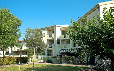 Caorle 646: Ejendom, Boligområde, Hus, Hjem, Bygning, Ejendom, Kvarter, Arkitektur, Lejlighed, Estate