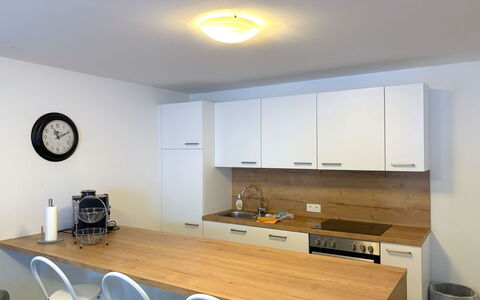 Mittersill 685: Møbel, Indretning, Countertop, Gulvbelægning, Væg, Træ, Køkken, Cabinetry, Loft, Etage