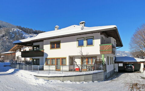 Zell am Ziller 685: Ejendom, Hus, Sne, Hjem, Vinter, Ejendom, Bygning, Himmel, Arkitektur, Tag
