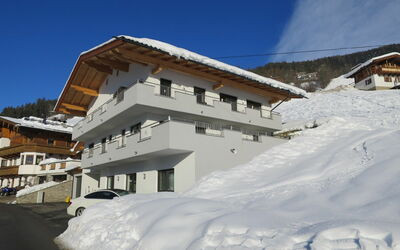 Mayrhofen 788: Sne, Vinter, Geologiske Fænomen, Ejendom, Bjerg, Bjergkæde, Alps, Hus, Hill Station, Himmel