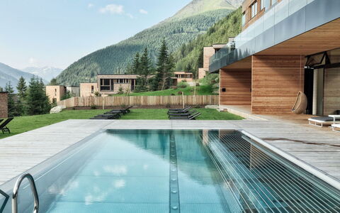 Kals am Großglockner 649: Svømmepøl, Ejendom, Hus, Bygning, Arkitektur, Ejendom, Fritidscenter, Hjem, Fritid, Design