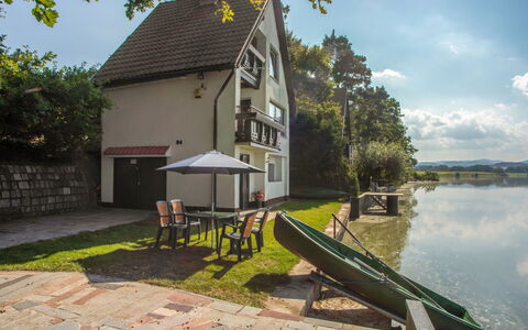 Panorama: Vand, Ejendom, Hus, Sommerhus, Vandvej, Hjem, Træ, Ejendom, Bank, Arkitektur