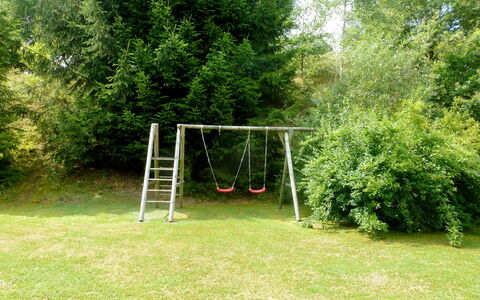 Ilztal: Grøn, Græs, Træ, Lawn, Busk, Græsfamilien, Have, Land Lot, Plante, Gård