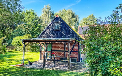 Melüh i: Tag, Tækning, Sommerhus, Hus, Landsby, Stuehus, Hytte, Estate, Indkørsel