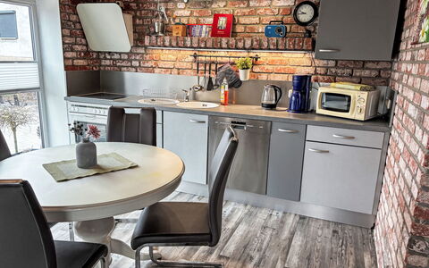 Paula: Køkken, Møbel, Køkken Apparat, Countertop, Større Bandage, Indretning, Gulvbelægning, Husholdningsapparat, Cabinetry, Hjem