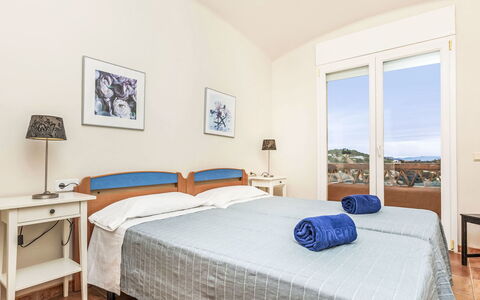 Xarmada Marco: Møbel, Lejlighed, Hjem, Værelse, Soveværelse, Seng, Hotel, Stol, Billedramme, Bed Frame