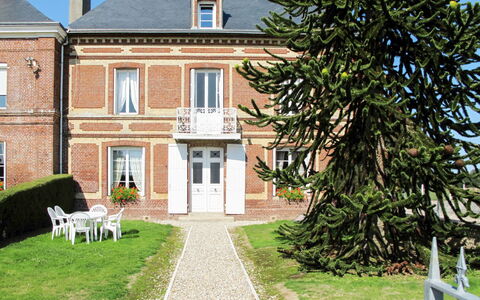 Le Domaine du Vasouy: Ejendom, Bygning, Plante, Vindue, Land Lot, Arkitektur, Græs, Hus, Dør, Sommerhus