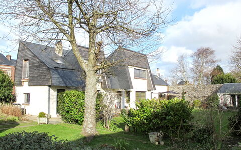 Entre Mer et Jardin: Ejendom, Hus, Hjem, Boligområde, Ejendom, Bygning, Sommerhus, Træ, Arkitektur, Kvarter