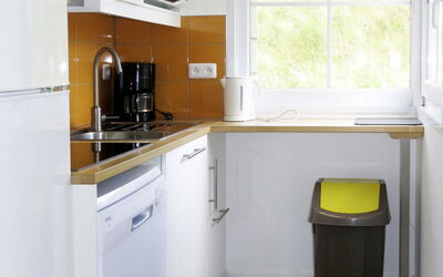 Village des Dunes (Cez310) 605.1: Cabinetry, Bygning, Køkkenvask, Countertop, Vindue, Køkken Apparat, Køkken, Komfur, Træ