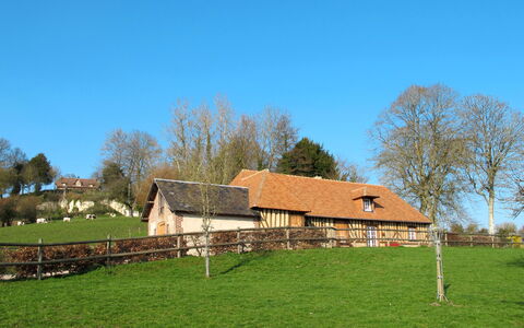 Les Prés Rousselins: Himmel, Plante, Træ, Bygning, Naturlige Landskab, Hus, Land Lot, Vindue, Sommerhus, Græs