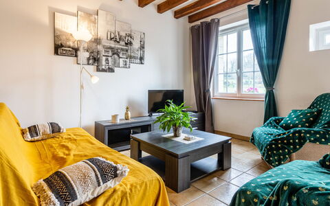 Le Clos Renard: Sky, Bord, Himmel, Møbel, Plante, Ejendom, Bjerg, Bordservice, Bygning, Natur