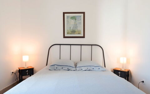 De Malau: Fotografi, Bygning, Møbel, Komfort, Azure, Træ, Textile, Skygge, Belysning