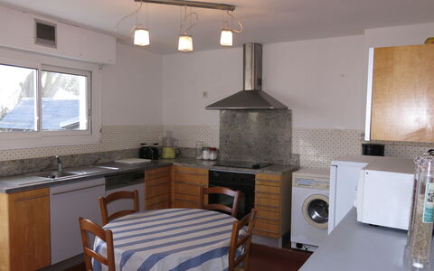 The Anchor: Ejendom, Cabinetry, Countertop, Møbel, Håndvask, Træ, Vindue, Køkkenvask, Køkken, Indretning
