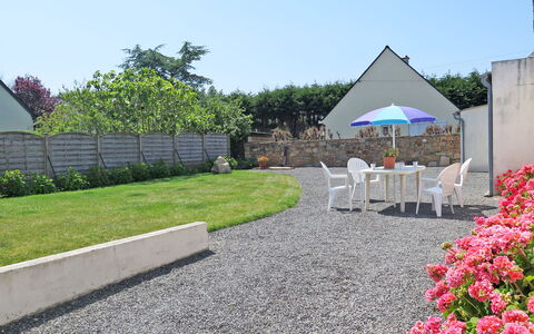 Ty Maï Pi: Ejendom, Ejendom, Have, Gård, Landscaping, Backyard, Hus, Bygning, Græs, Hjem