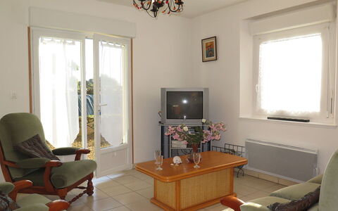 Chez Yvonne: Værelse, Ejendom, Stue, Møbel, Indretning, Bygning, Loft, Hus, Etage, Bord