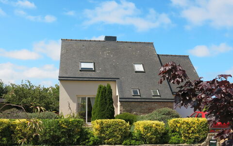 Palacret: Himmel, Plante, Sky, Bygning, Ejendom, Vindue, Sommerhus, Hus, Land Lot, Boligområde