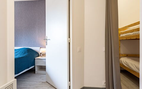 Galion 1 et 2: Møbel, Bygning, Komfort, Træ, Indretning, Bed Frame, Gulvbelægning, Etage, Skygge, Hus