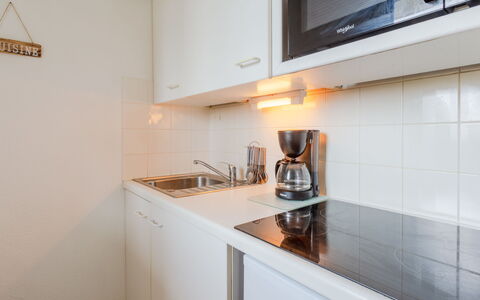 Cabourg 180: Countertop, Køkken, Større Bandage, Køkken Apparat, Indretning, Cabinetry, Køkkenvask, Gulvbelægning, Håndvask, Tap
