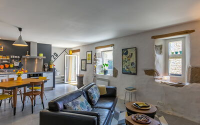 Aven 634.1: Billedramme, Couch, Ejendom, Bord, Reol, Træ, Indretning, Belysning, Stue, Etage