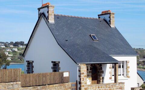 Ti an Aod: Himmel, Bygning, Vindue, Træ, Hus, Sommerhus, Væg, Plante, Landdistrikt, Facade