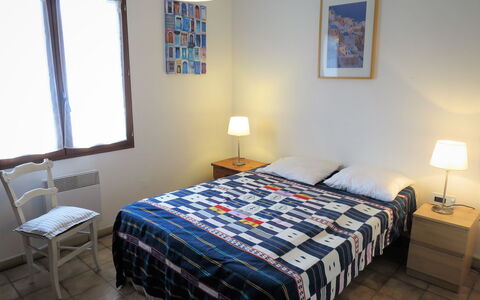 Caberal: Møbel, Ejendom, Vindue, Komfort, Textile, Træ, Belysning, Indretning, Bed Frame