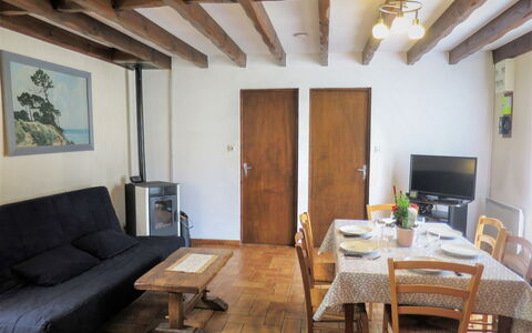 Vignas: Bord, Møbel, Bygning, Couch, Træ, Indretning, Arkitektur, Gulvbelægning, Etage
