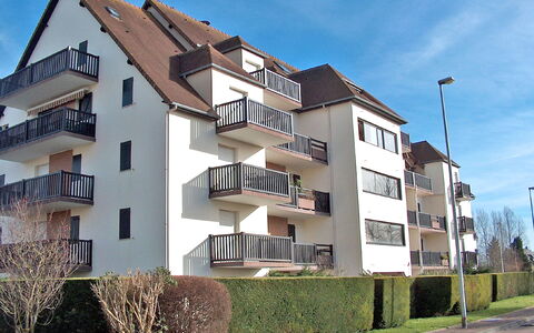 Cabourg 450: Lejlighed, Altan, Ejerlejlighed, Hegn, Udendørs Møbler